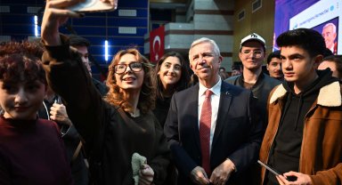 Mansur Yavaş Ankaralı gençlerle buluştu