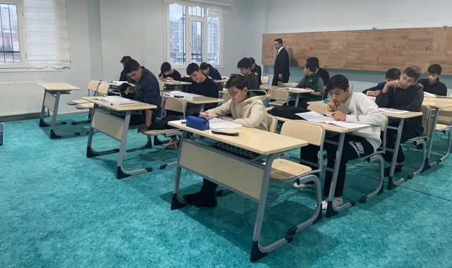 Mardin'de hafız öğrencilerin akademik başarısı takdir topluyor