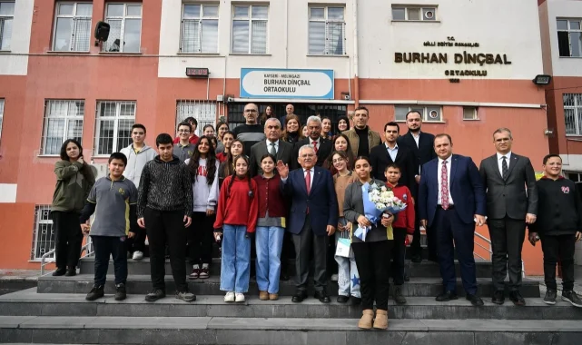 Memduh Büyükkılıç öğrencilerle buluştu