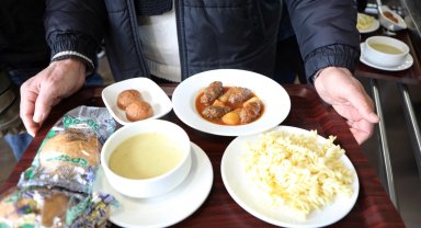 Mudanya'da uygun fiyatlı sofra: 4 çeşit yemek 150 TL