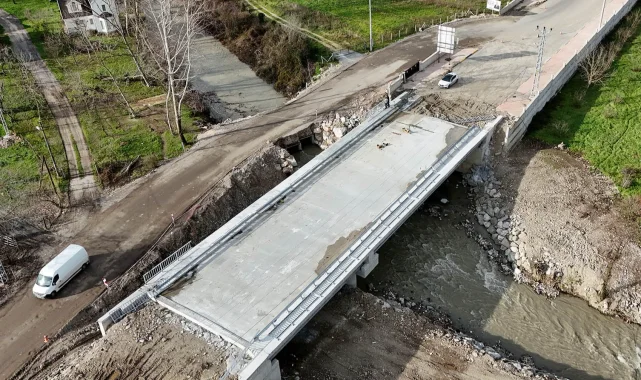 Sakarya Karapürçek'i şehre bağlayan köprüde sona doğru