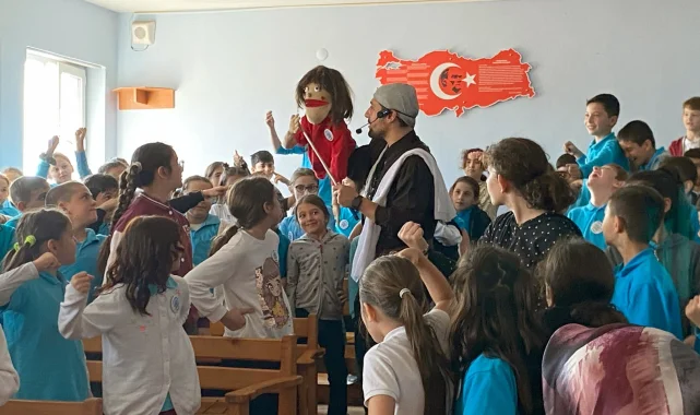 Sakarya'da "Akça" çocuk tiyatrosu miniklerle buluştu