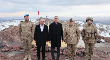 Ağrı Dağı Hazzep Tepe Modüler Üs Bölgesi'nde iftar vakti