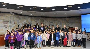 Ahmet Akın'a öğrencilerden ziyaret