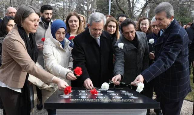 Ankara Üniversitesi depremde kaybedilen öğrencilerini andı
