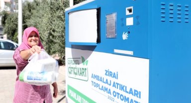 Antalya Finikeli kadınlara 'Çevre Dostu Çiftçi Kart'