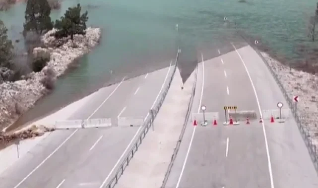 Antalya–Konya yoluna taşkın engeli! Geçici olarak trafiğe kapatıldı!