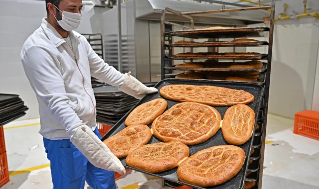 Antalya'da ramazan sofralarına uygun fiyatlı pide