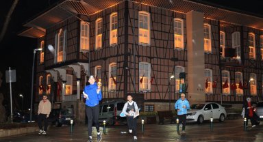 Bursa'da gece atmosferinde oryantiring