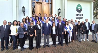 Bursa'da İK Kodları 2. dönemi mezunlarını verdi