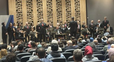 Bursa'da 'Kalpten Dile Ezgiler' konserine yoğun ilgi