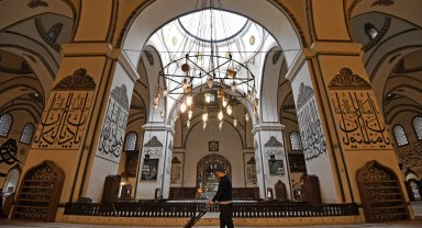 Bursa'da Ulu Camii Ramazan teravihlerine hazır