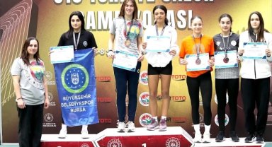 Bursalı atletler Türkiye Şampiyonası'nı 5 madalyayla tamamladı