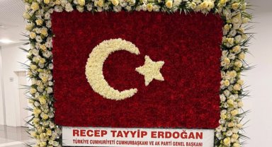 Cumhurbaşkanı Erdoğan'dan kuruluşa özel MHP'ye 57 gül
