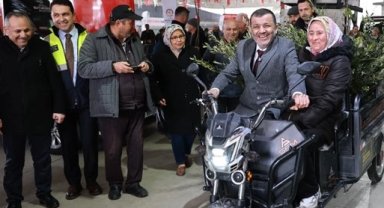 Denizli'de Honazlı üreticiye 4 bin 236 zeytin fidanı