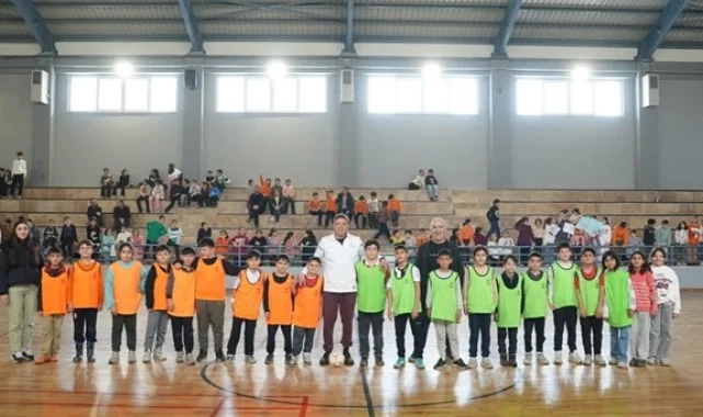 Denizli'de 'Sınıflar Arası Futsal Turnuvası'nda heyecan sürüyor