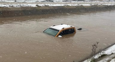 Edirne'de kanala uçan otomobilin sürücüsünün cansız bedeni bulundu