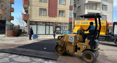 Gebze'de yıpranan yollara anında onarım