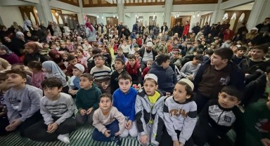 Gölcüklü çocuklar Ramazan coşkusunu camilerde yaşıyor