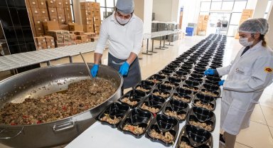 İzmir'de bereket hem sofralara, hem meydanlara yayılacak