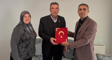 İzmit Belediyesi Gazileri unutmuyor