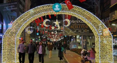 İzmit, Ramazan'ı ışıl ışıl karşılıyor