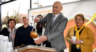 Kadın kooperatiflerinden tarhana ikramı