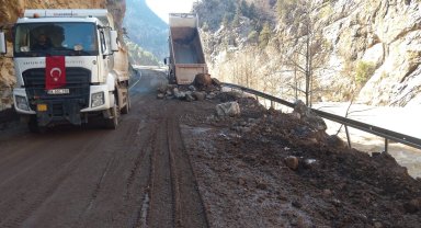 Kayseri Büyükşehir'den kar ve selle sıkı mücadele