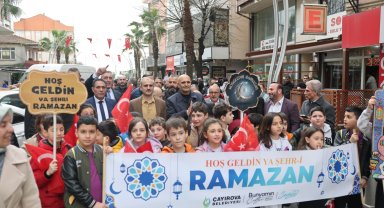 Kocaeli Çayırova'da Ramazan coşkuyla karşılandı