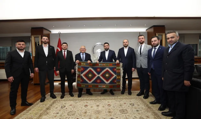 Memduh Büyükkılıç TÜGVA Genel Başkanı'nı ağırladı