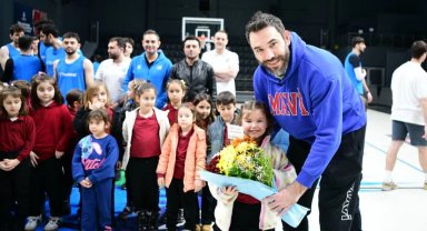 Minik basketbol sevdalıları, Çayırova'nın dev adamlarıyla buluştu