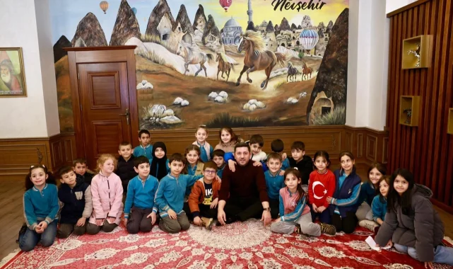 Nevşehirli öğrencilerden Başkan Rasim Arı'ya ziyaret