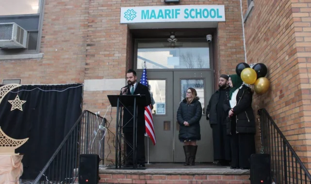 New Jersey'de ilk... Bloomfield'da Ramazan hilali Maarif Okulu'nda aydınlatıldı