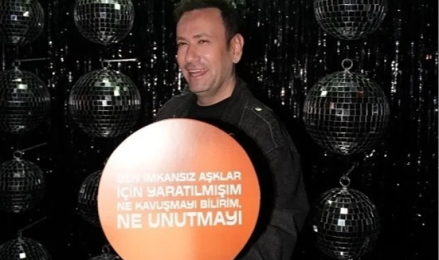 Özgür Aras yeni yaşını ünlülerle kutladı