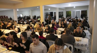 Ramazan'ın bereketi Güzelbahçe'de ortak sofrada paylaşıldı