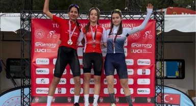 Sakarya Büyükşehirli sporculardan çifte gurur