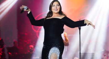 Sevgililer Günü'nde Sibel Can rüzgarı