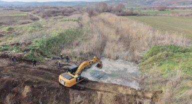 Tekirdağ'da denize akan su tarlalara can oldu... Kuraklığa 'bent' çekildi!