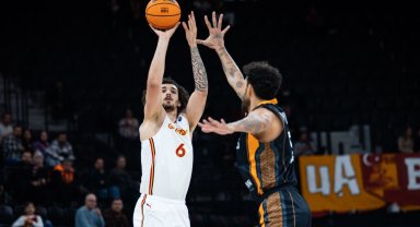 TOFAŞ, milli basketbolcu Sadık Emir Kabaca'yı kadrosuna kattı