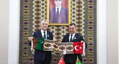 Türkiye ve Türkmenistan ticari ilişkileri geliştiriyor... Hedef 5 milyar dolar