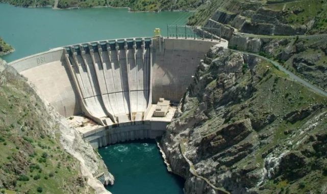 Türkiye'nin elektrik kurulu gücü 123 bin megavata ulaştı... Elektrikte yerli kaynak payı yüzde 71,9