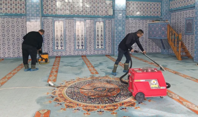 Uzunköprü'de camiler Ramazan öncesi temizlendi