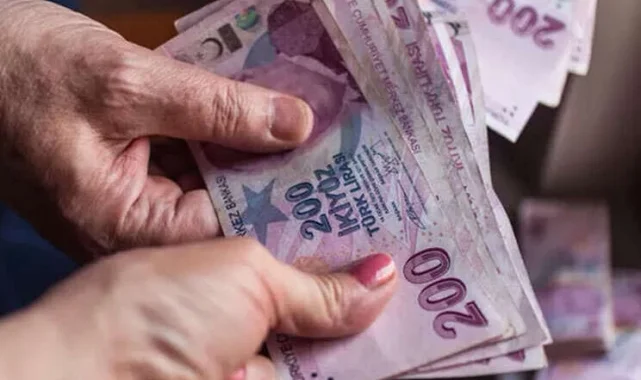 Yaşlı ve engelli aylıkları hesaplara yatırılıyor