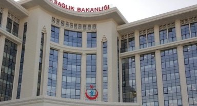 381 bin sağlık çalışanı bayram boyunca görev başında