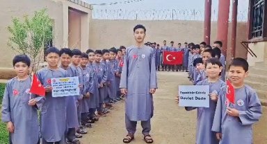 Afganistan'daki yetim çocuklardan 'Devlet Dede'ye teşekkür