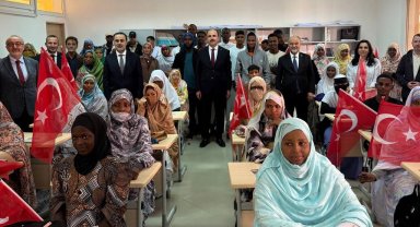 Afrikalı öğrenciler UCLG Başkanı Altay'ı coşkuyla karşıladı