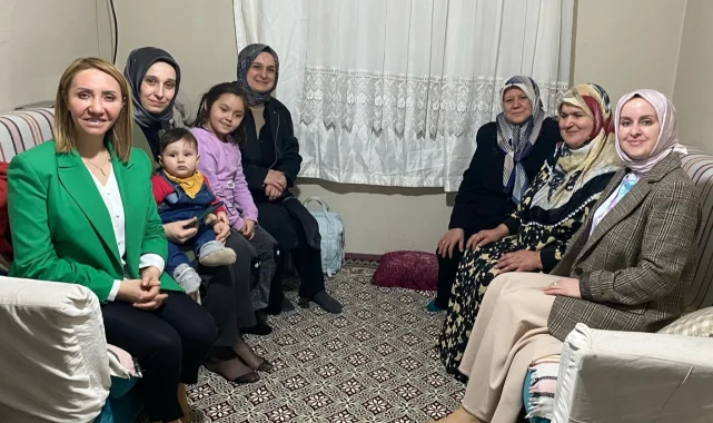 AK Partili kadınlardan Bilecik Pazaryeri'nde Ramazan ziyareti