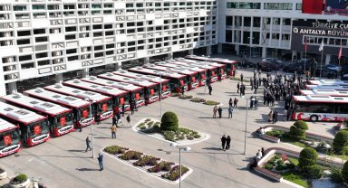 Antalya Büyükşehir'den toplu taşıma filosuna 19 yeni otobüs