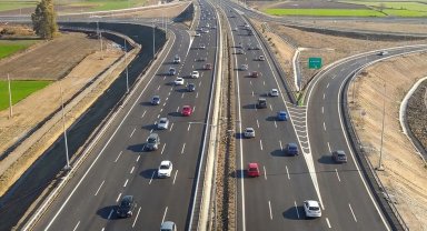 Aydın–Denizli Otoyolu'nda bayram rekoru... Günlük araç geçişi 22 bini aştı