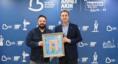 Balıkesir'de ebru sanatına icazet gururu